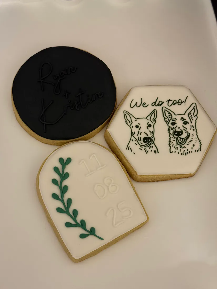 Decorated royal-icing cookies by Jadey — 1
