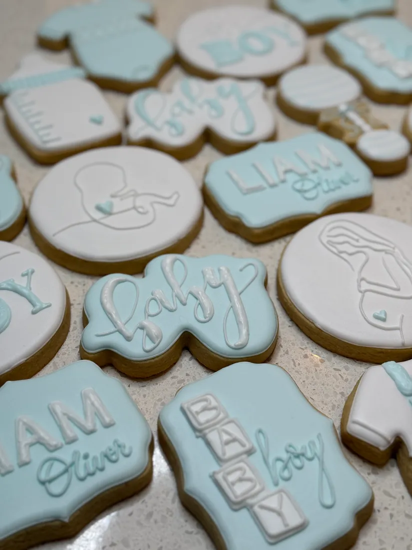 Decorated royal-icing cookies by Jadey — 4
