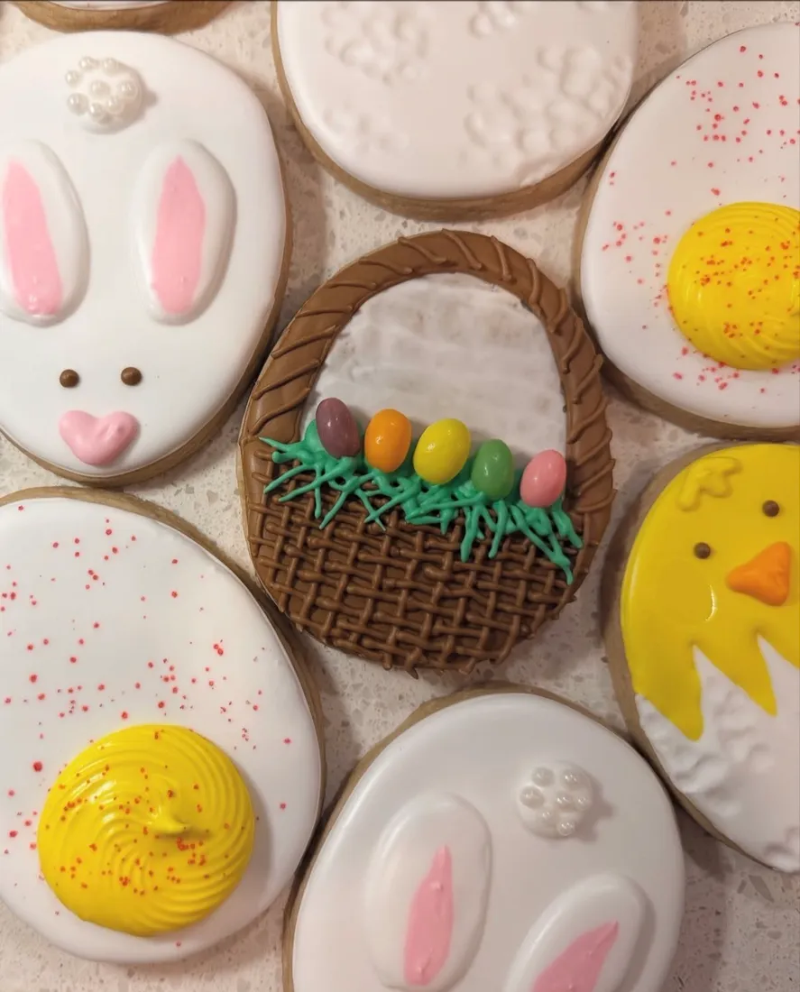 Decorated royal-icing cookies by Jadey — 9